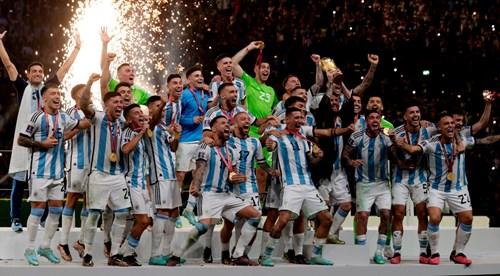 Ecstatic Argentines Prepare to Welcome World Cup Winners Today